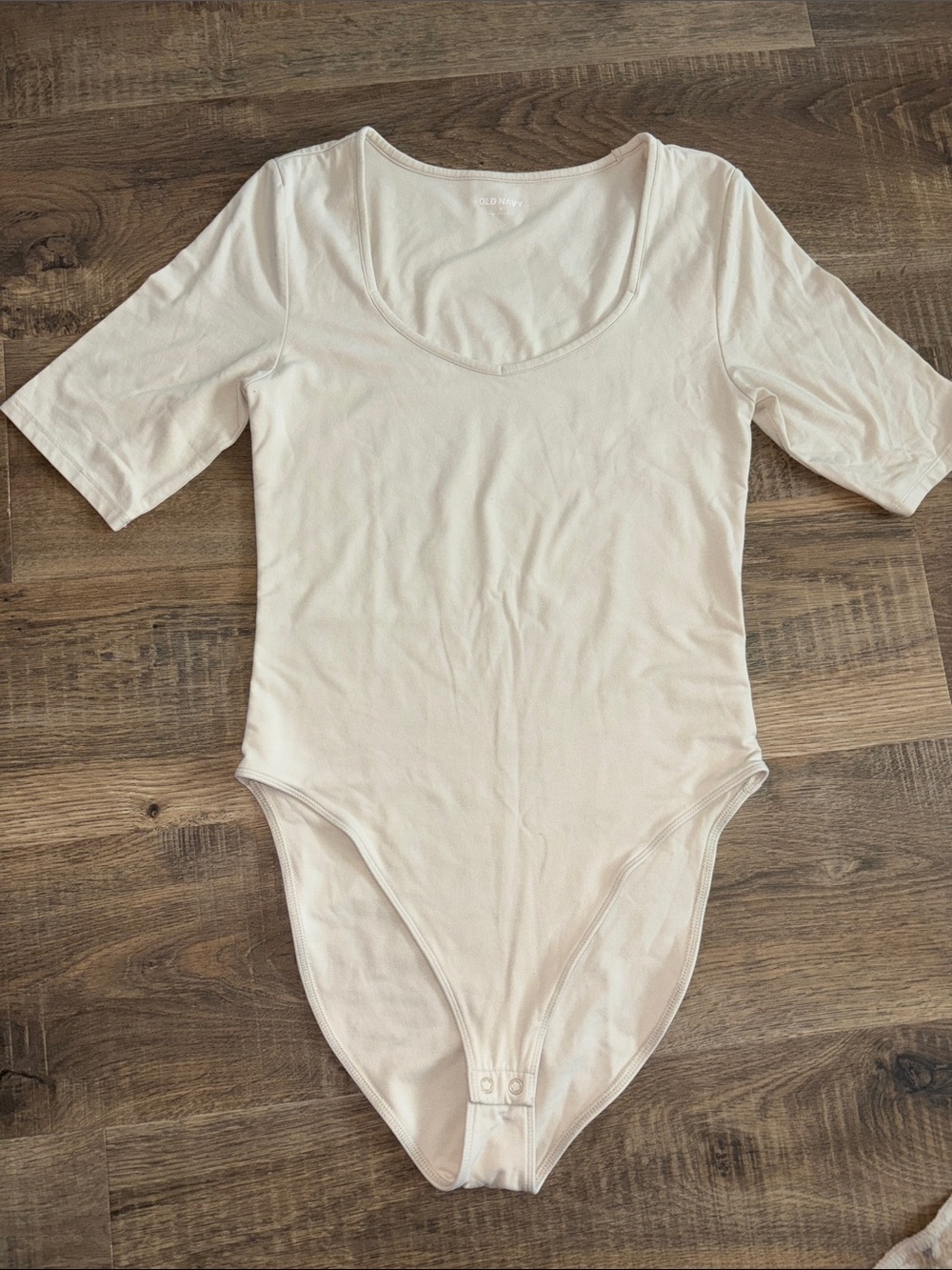 Old Navy Scoop Neck Short Sleeve Bodysuit in Light Cream